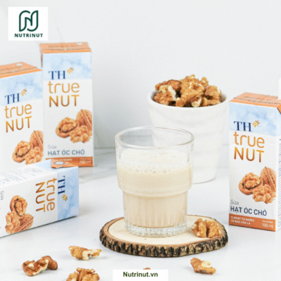 Ly sữa hạt óc chó và trái tim
